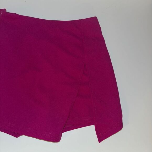 SHEIN SXY Solid Split Front Skort Color: Red Violet Size 2(XS) - Picture 4 of 13